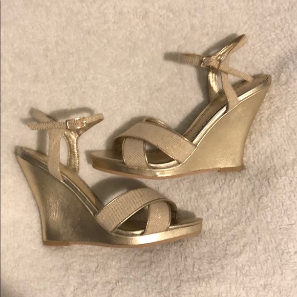 Lilly Pulitzer Shoes - Gold Canvas Lilly Pulitzer Wedges